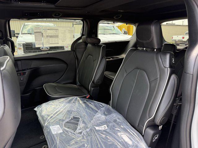 new 2025 Chrysler Pacifica car, priced at $41,751
