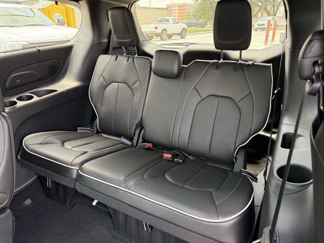 new 2025 Chrysler Pacifica car, priced at $41,751