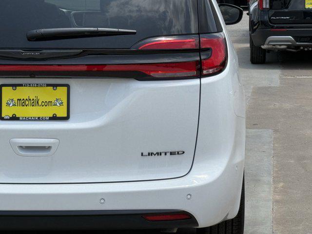 new 2025 Chrysler Pacifica car, priced at $41,751