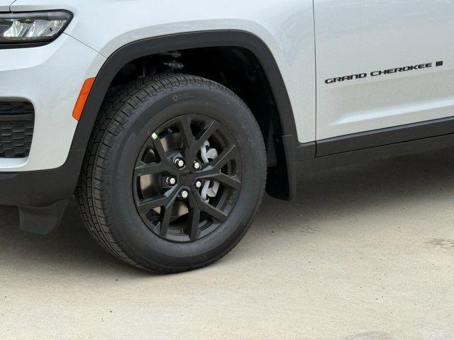new 2025 Jeep Grand Cherokee car, priced at $33,024