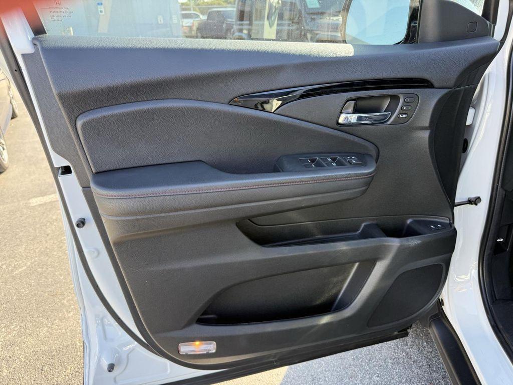used 2022 Honda Pilot car, priced at $35,000