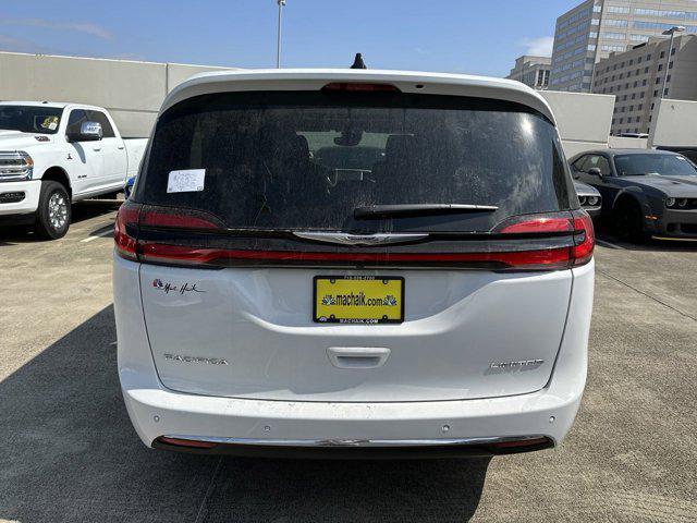 new 2024 Chrysler Pacifica car, priced at $40,374