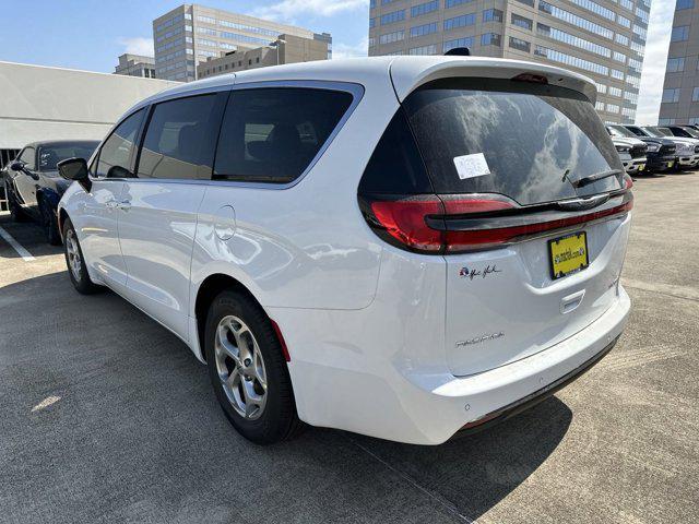 new 2024 Chrysler Pacifica car, priced at $40,374