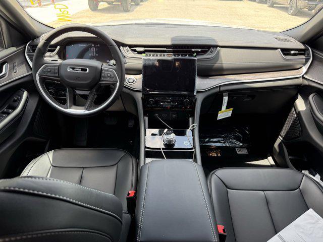new 2025 Jeep Grand Cherokee car, priced at $40,224