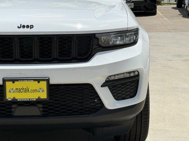 new 2025 Jeep Grand Cherokee car, priced at $40,224