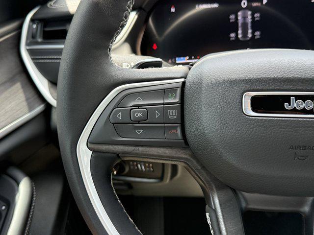 new 2025 Jeep Grand Cherokee car, priced at $40,224