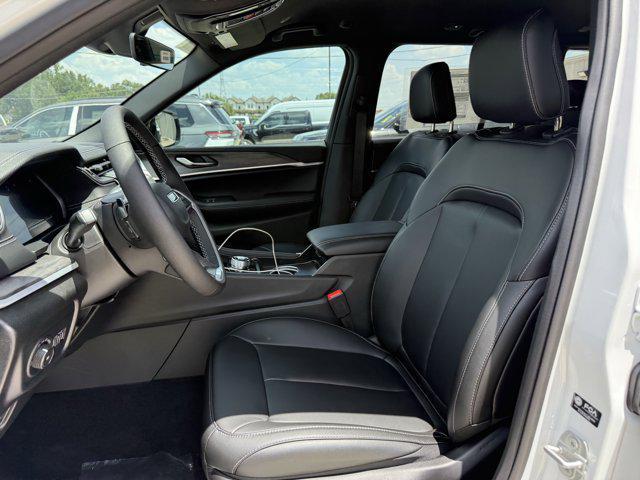new 2025 Jeep Grand Cherokee car, priced at $40,224