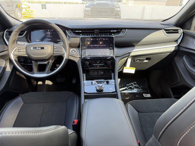new 2025 Jeep Grand Cherokee car, priced at $35,084