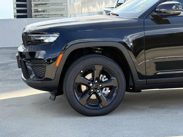 new 2025 Jeep Grand Cherokee car, priced at $35,084