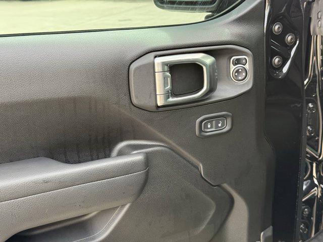 new 2025 Jeep Gladiator car, priced at $38,764