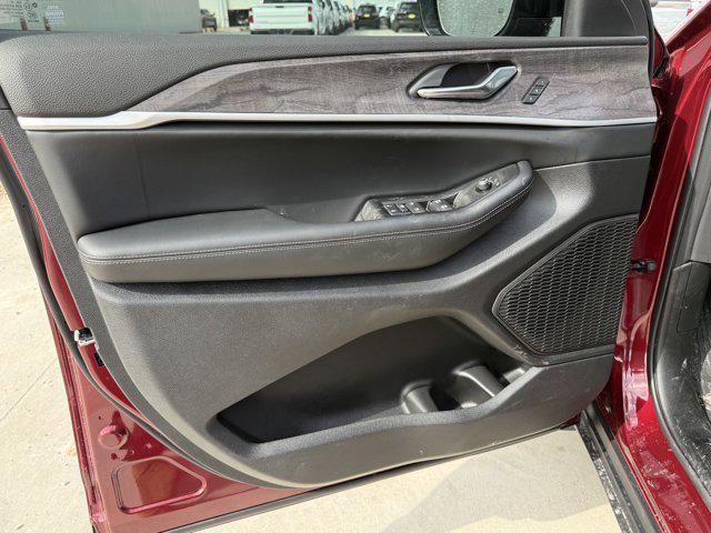 new 2025 Jeep Grand Cherokee L car, priced at $40,960