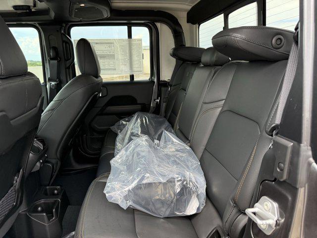 new 2025 Jeep Gladiator car, priced at $40,200