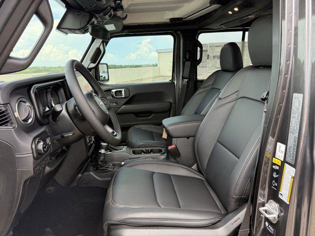 new 2025 Jeep Gladiator car, priced at $40,200