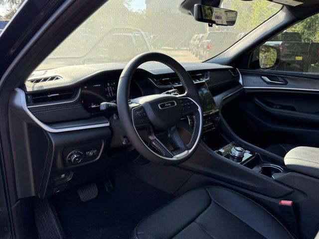 new 2025 Jeep Grand Cherokee car, priced at $45,600