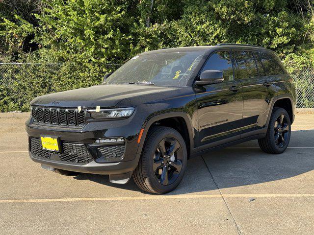 new 2025 Jeep Grand Cherokee car, priced at $45,600