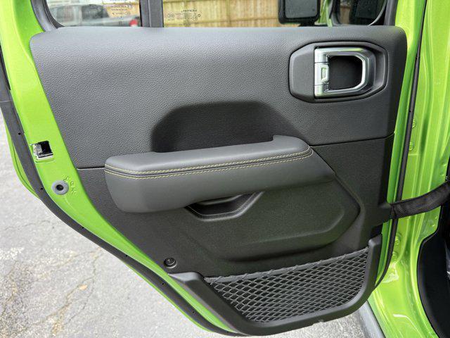 new 2025 Jeep Gladiator car, priced at $37,119