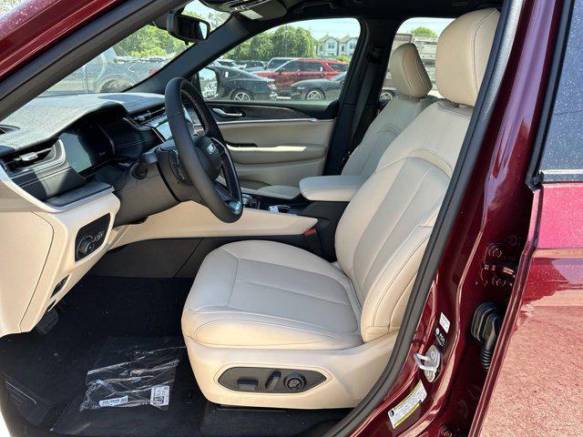 new 2024 Jeep Grand Cherokee car, priced at $38,535