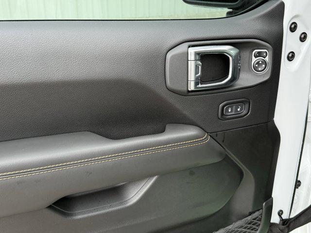 new 2025 Jeep Gladiator car, priced at $39,953