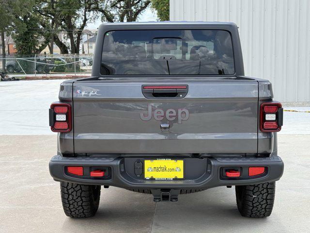 new 2025 Jeep Gladiator car, priced at $41,257