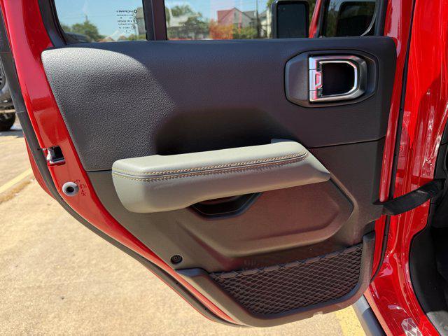 new 2025 Jeep Gladiator car, priced at $53,708