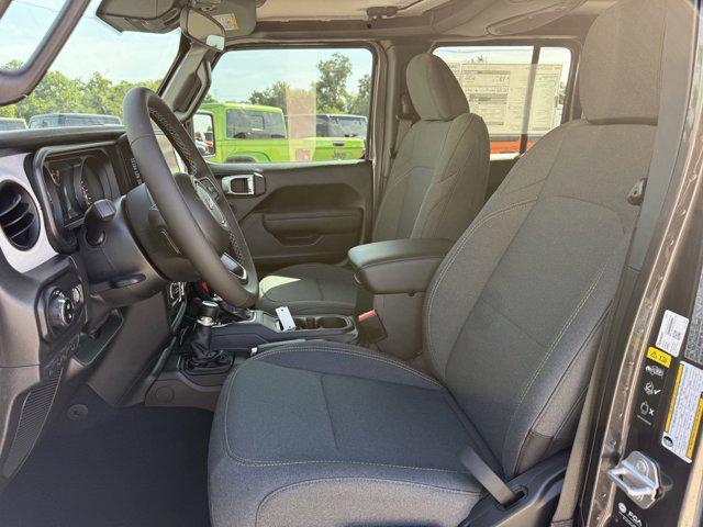 new 2025 Jeep Gladiator car, priced at $37,638