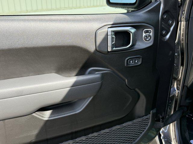 new 2025 Jeep Gladiator car, priced at $37,638