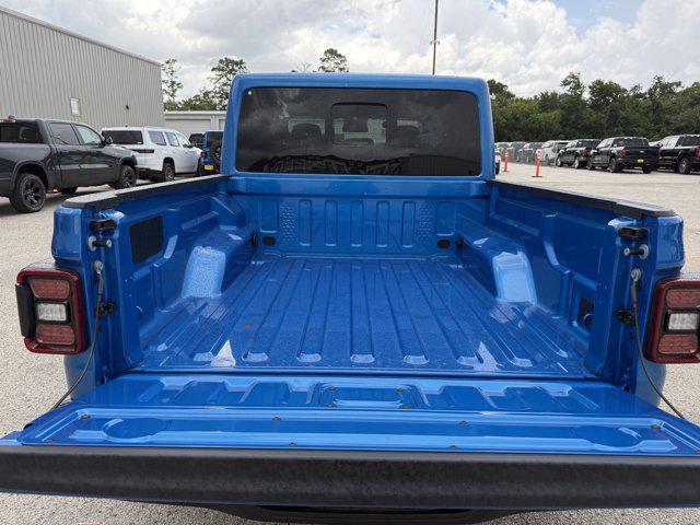 new 2025 Jeep Gladiator car, priced at $47,225