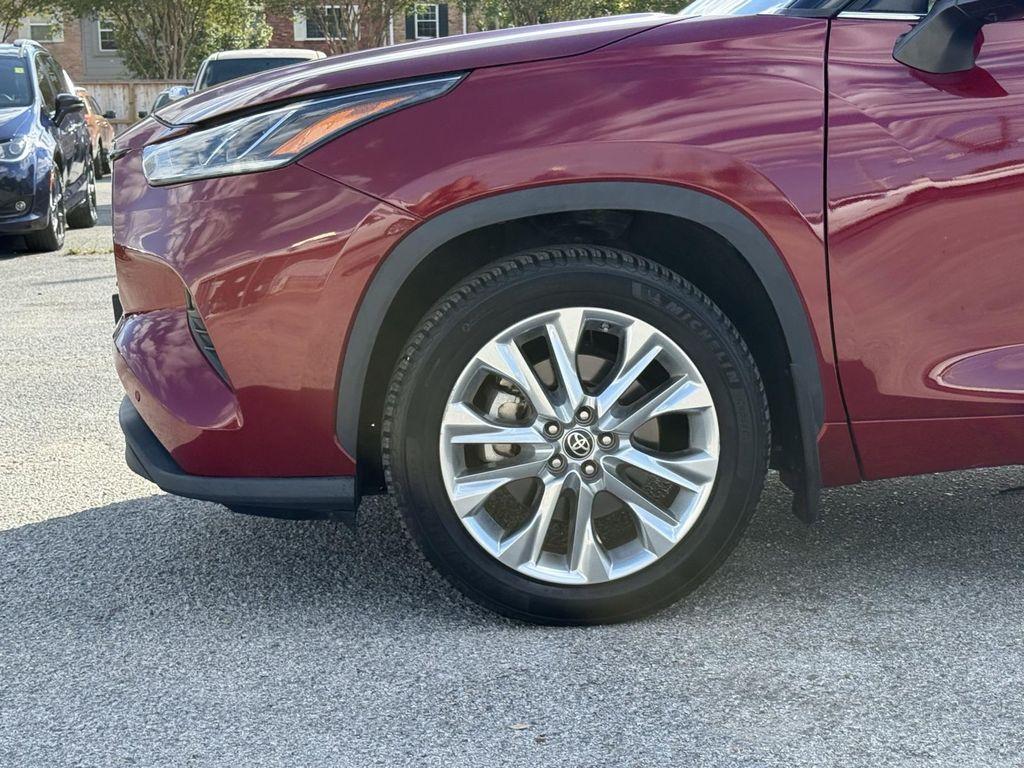 used 2021 Toyota Highlander car, priced at $34,250