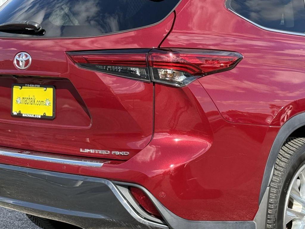 used 2021 Toyota Highlander car, priced at $34,250