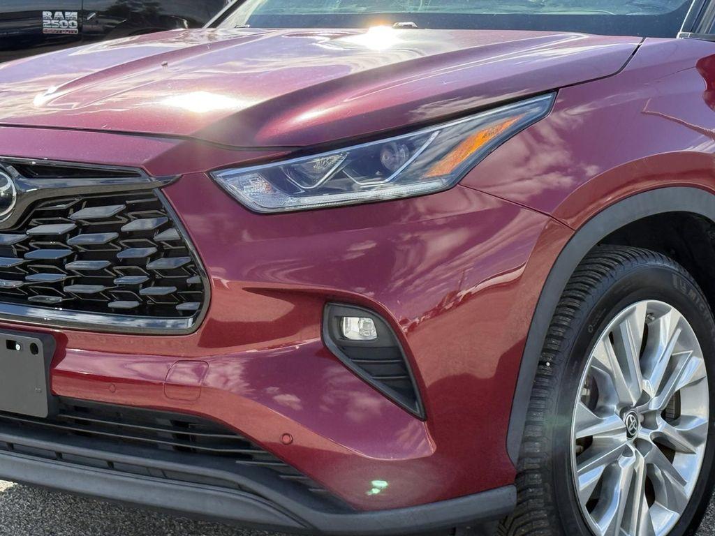 used 2021 Toyota Highlander car, priced at $34,250