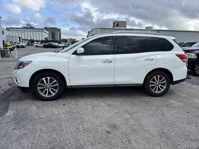 used 2016 Nissan Pathfinder car, priced at $10,000