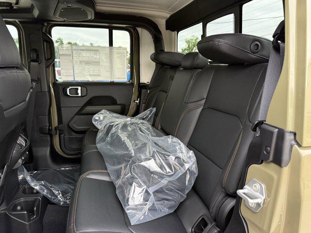 new 2025 Jeep Gladiator car, priced at $38,450