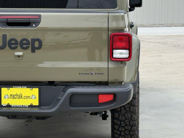 new 2025 Jeep Gladiator car, priced at $38,450