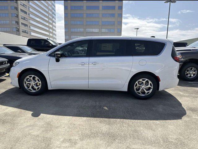 new 2024 Chrysler Pacifica car, priced at $40,305