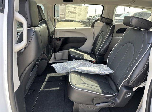 new 2024 Chrysler Pacifica car, priced at $40,305