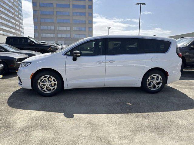 new 2024 Chrysler Pacifica car, priced at $40,305