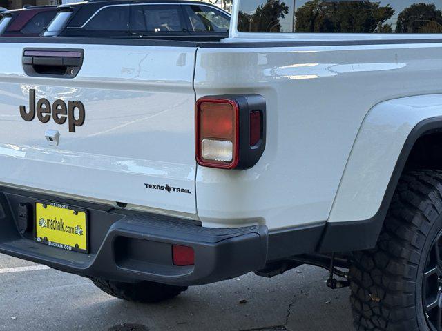 new 2025 Jeep Gladiator car, priced at $42,591