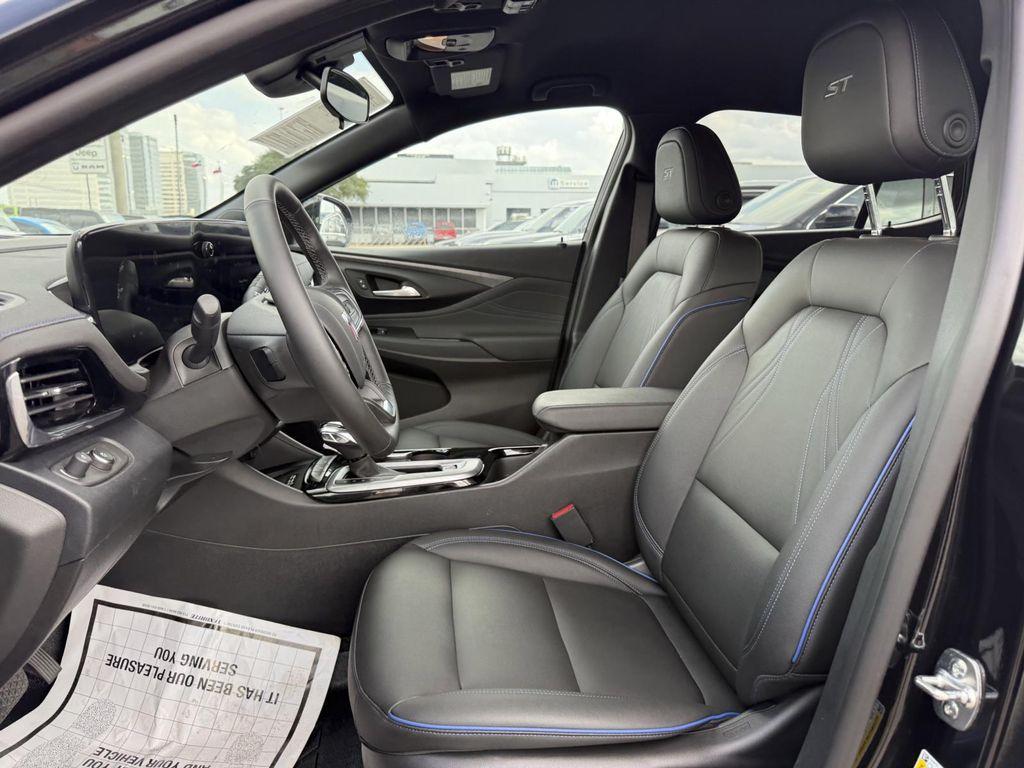 used 2025 Buick Envista car, priced at $26,000