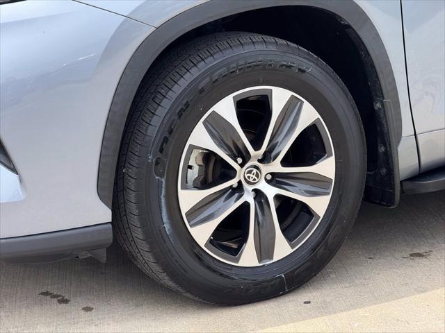 used 2021 Toyota Highlander car, priced at $31,750