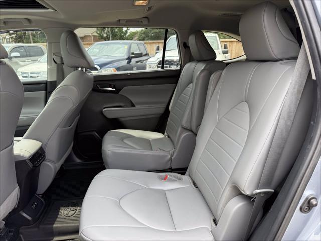 used 2021 Toyota Highlander car, priced at $31,750