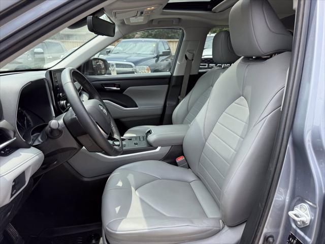 used 2021 Toyota Highlander car, priced at $31,750