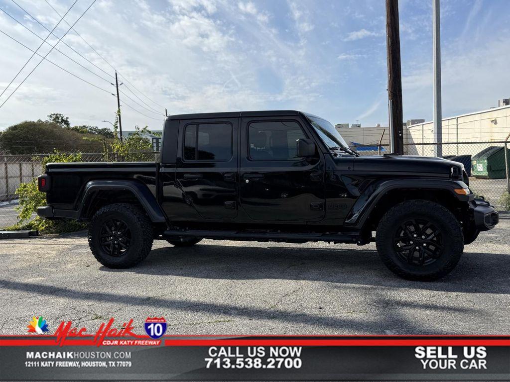 used 2022 Jeep Gladiator car, priced at $27,500