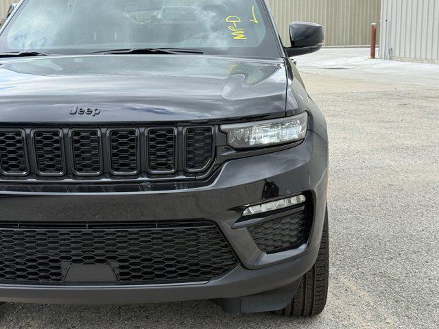 new 2025 Jeep Grand Cherokee car, priced at $35,492