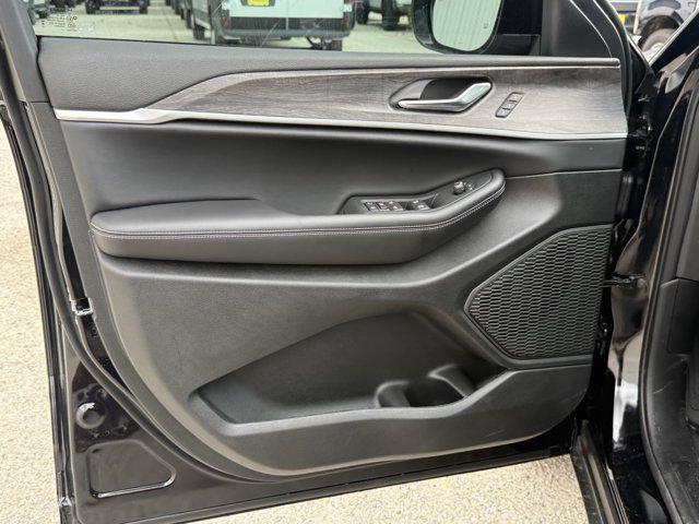 new 2025 Jeep Grand Cherokee car, priced at $35,492