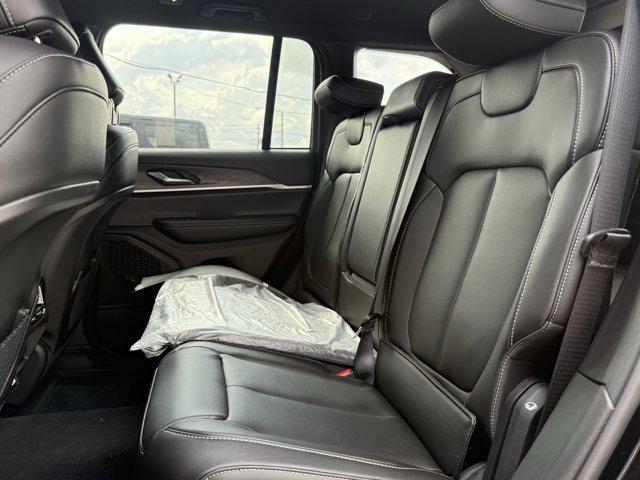 new 2025 Jeep Grand Cherokee car, priced at $35,492