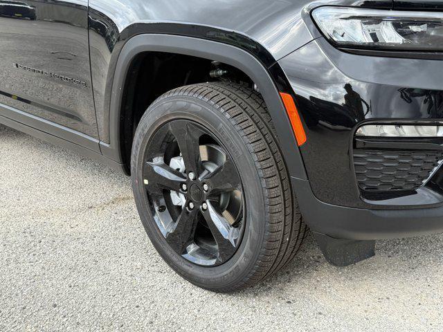 new 2025 Jeep Grand Cherokee car, priced at $35,492