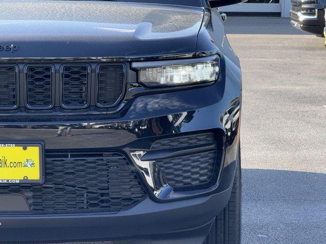 new 2025 Jeep Grand Cherokee car, priced at $37,054