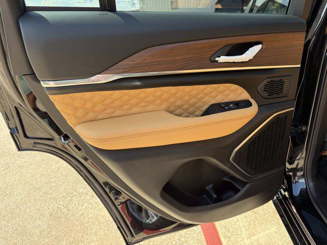 new 2025 Jeep Grand Cherokee car, priced at $54,114