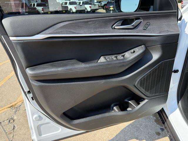 new 2025 Jeep Grand Cherokee car, priced at $42,124