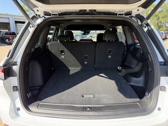 new 2025 Jeep Grand Cherokee car, priced at $42,124